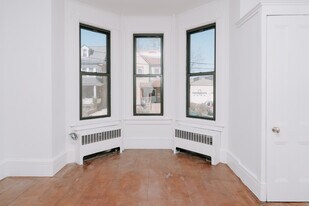 Building Photo - 47 Henry Ave