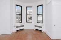 Building Photo - 47 Henry Ave