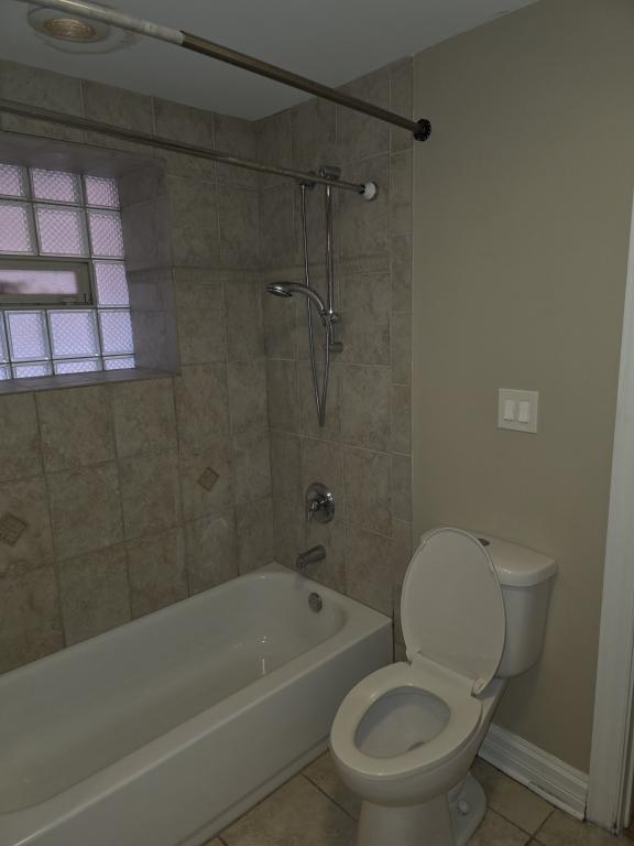 Building Photo - 4824 S King Dr