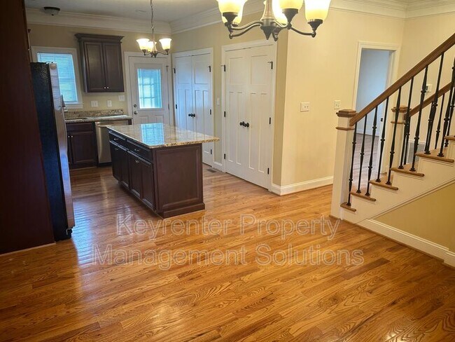 Building Photo - 18 Spring View Dr