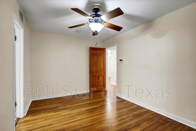 Building Photo - 10138 Estacado Dr