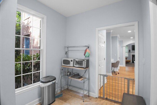 Building Photo - 126 Hemlock Dr