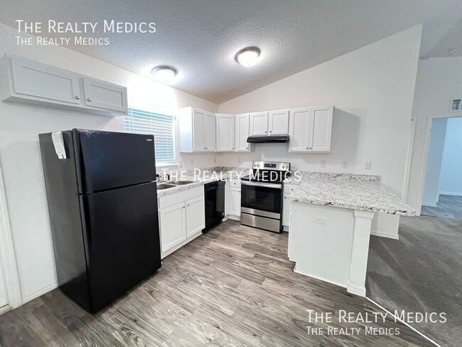 Building Photo - 3152 SW 151st Ave