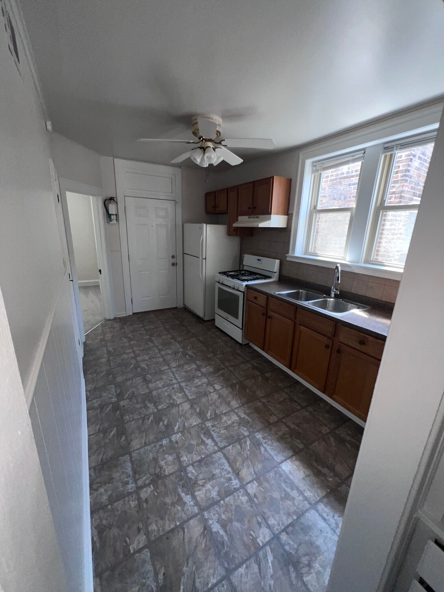 Building Photo - 7921 S Wolcott Ave