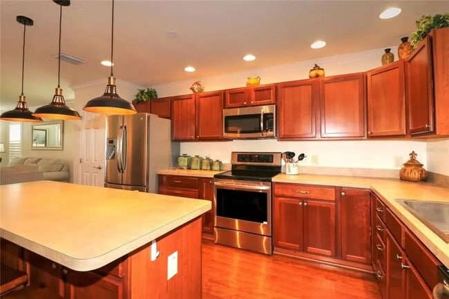 Building Photo - 2393 Carriage Hill Way