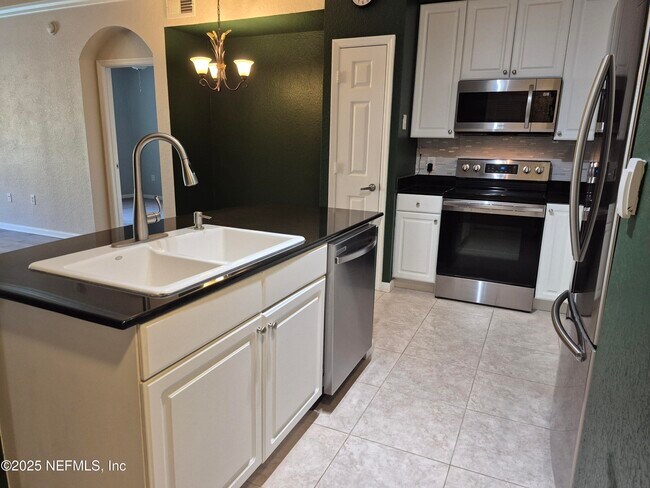 Building Photo - 8539 Gate Pkwy W