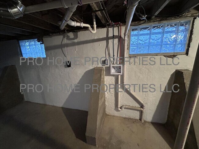 Building Photo - 400 Walton Ave