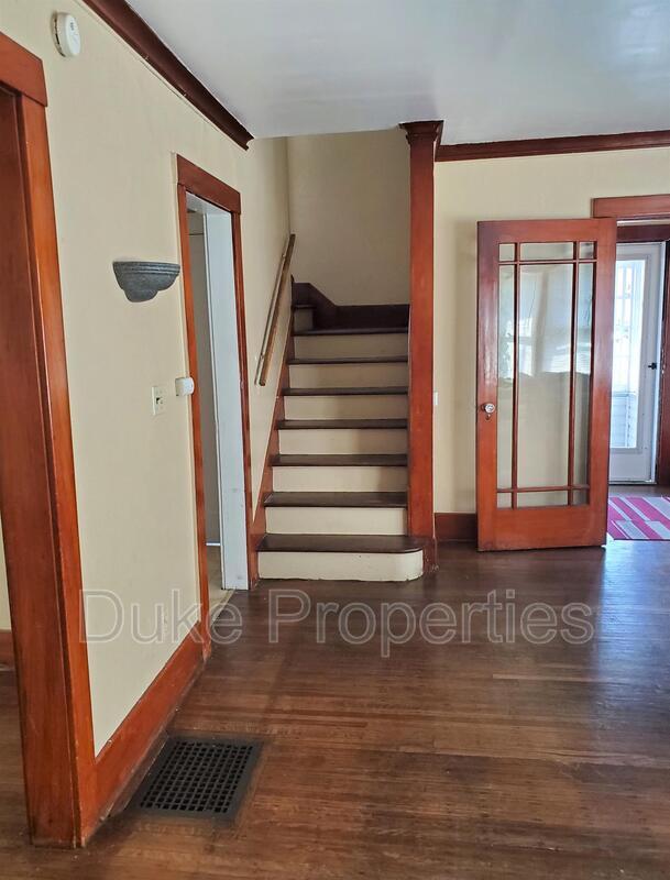 Building Photo - 7 Iroquois St