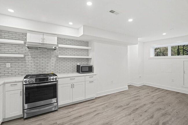 Building Photo - 1814 Ingleside Terrace NW
