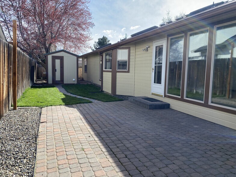 Building Photo - 9835 W Alliance Dr