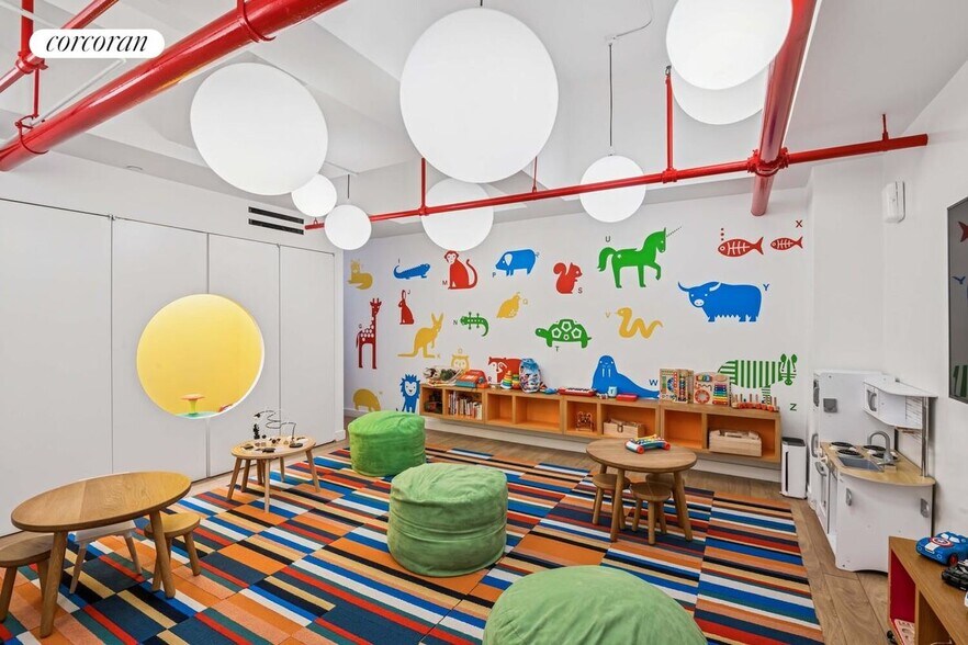 Building Photo - 200 E 62nd St