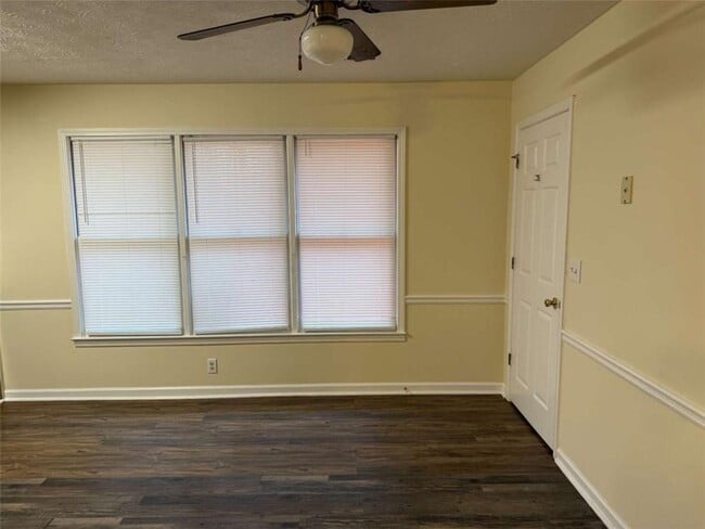 Building Photo - 80 Rolling Ridge Dr