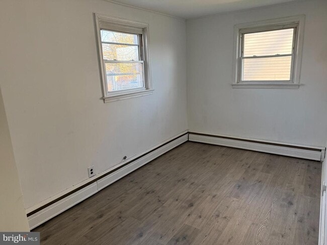 Building Photo - 305 Monument Ave