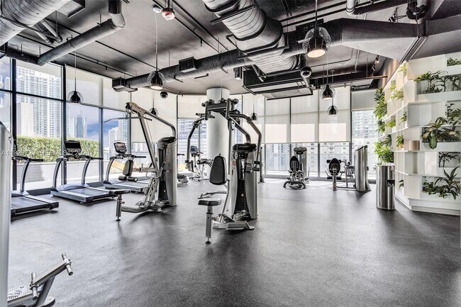 Building Photo - 45 SW 9th St