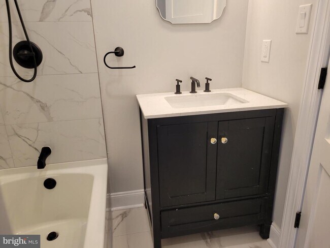 Building Photo - 412 Durfor St