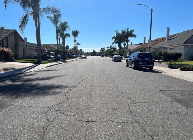 Building Photo - 10485 La Sombra Ave