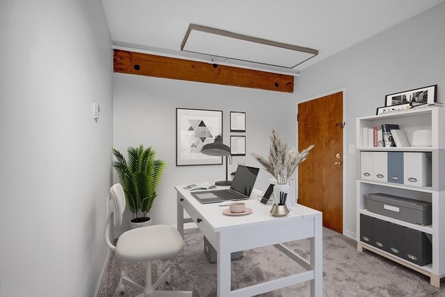 Building Photo - 200 Market St