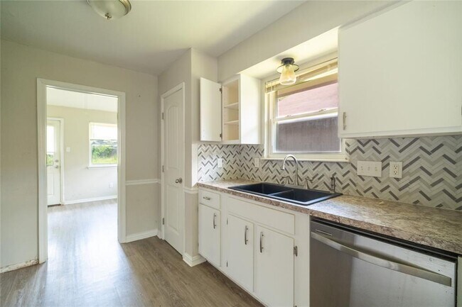 Building Photo - 23222 Summer Pine Dr