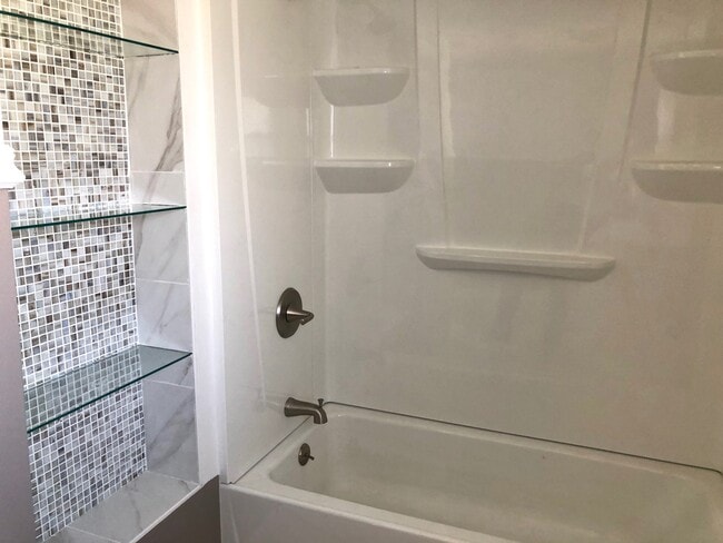 Building Photo - 47 Parkin St