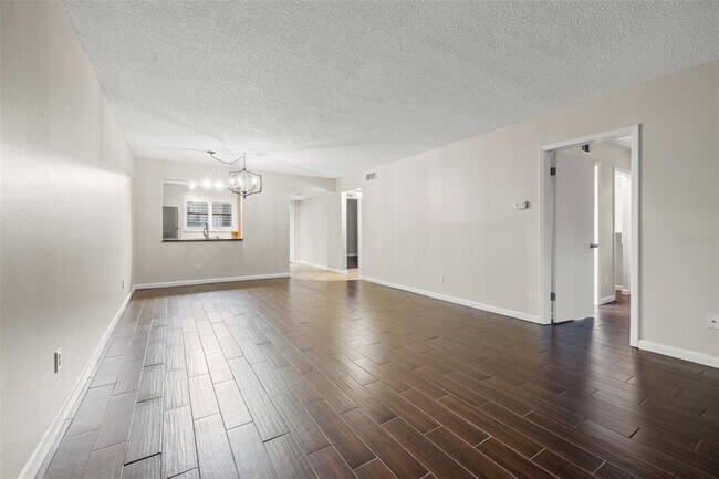 Building Photo - 3038 Eastland Blvd