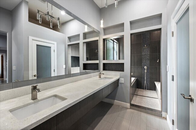 Building Photo - 1629 W Willetta St