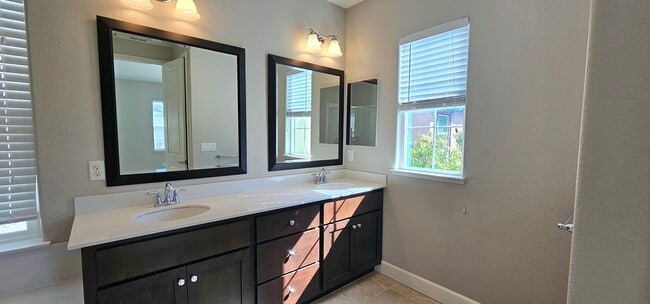 Building Photo - 3893 Fiano Cmn