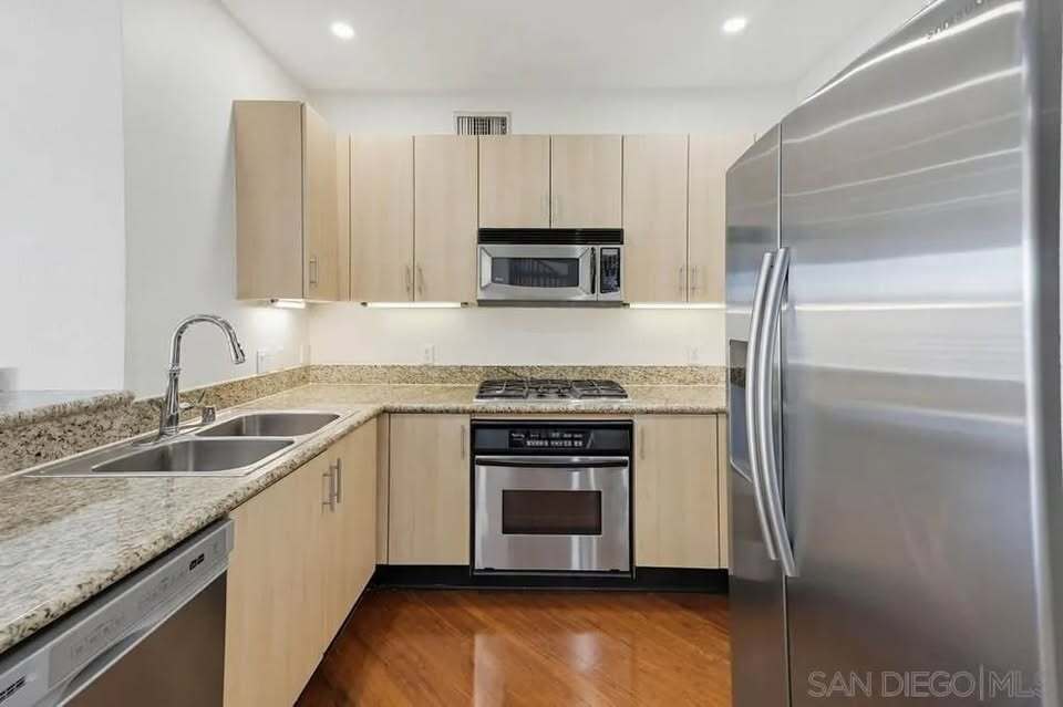 Building Photo - 550 Park Blvd