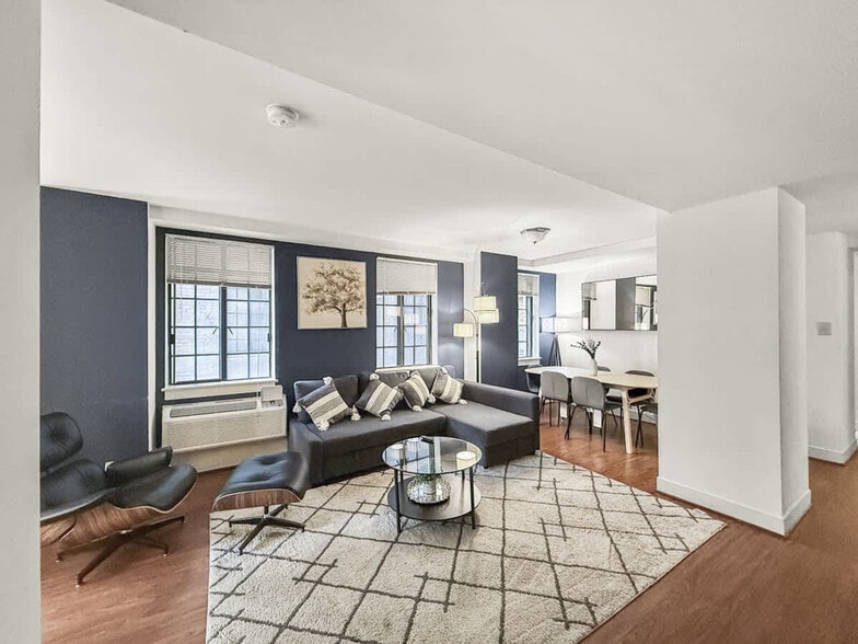 Primary Photo - 111-23 N 15th St