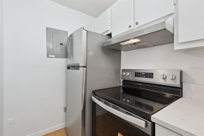 Building Photo - 8215 Sun Spring Cir