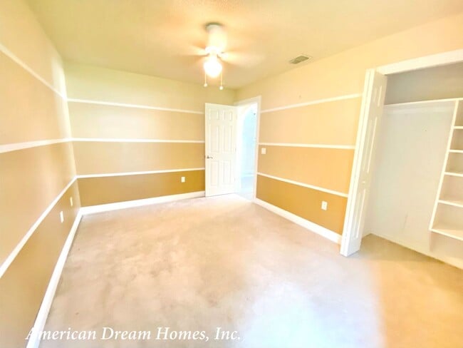 Building Photo - Wonderful Home in Andover Lakes!