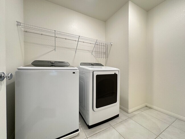 Building Photo - Cassia Patrick & Cimarron
