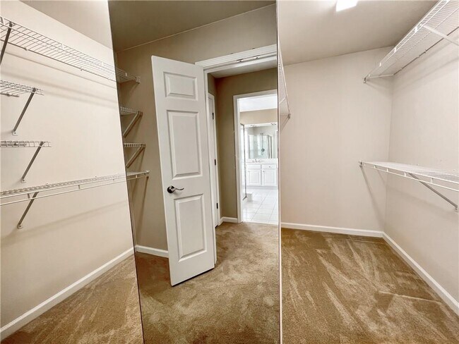 Building Photo - 1670 Laleiah Dr