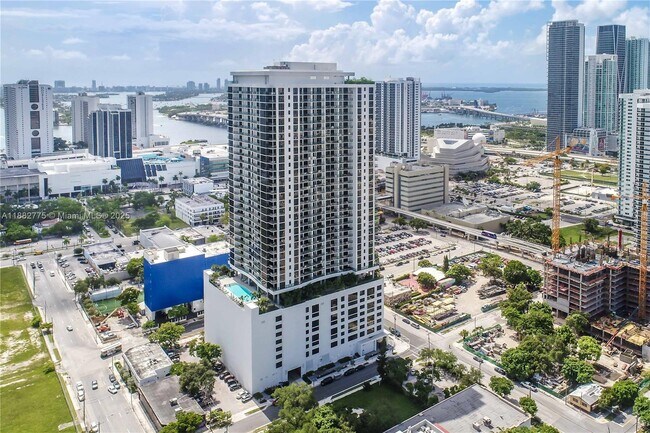 Building Photo - 1600 NE 1st Ave