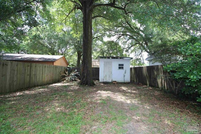 Building Photo - 6201 Forest Pines Dr