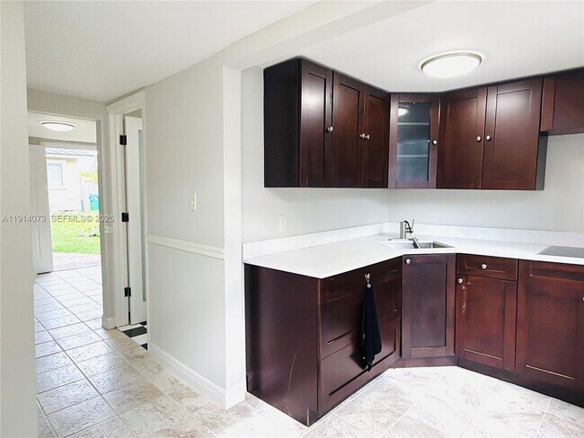 Building Photo - 1350 SW 13th St