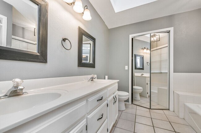 Building Photo - Gorgeous Home for Lease!