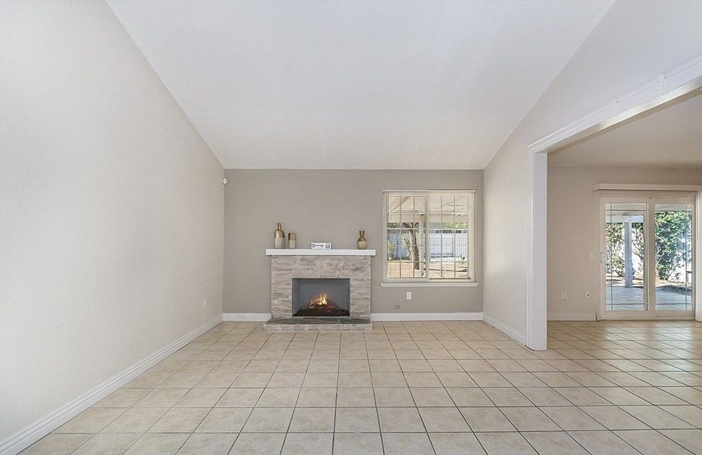 Building Photo - 13739 Sylmar Dr