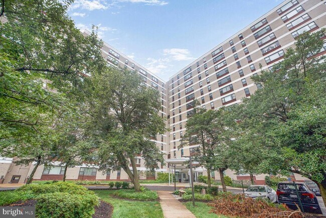 Primary Photo - 4600 Duke St