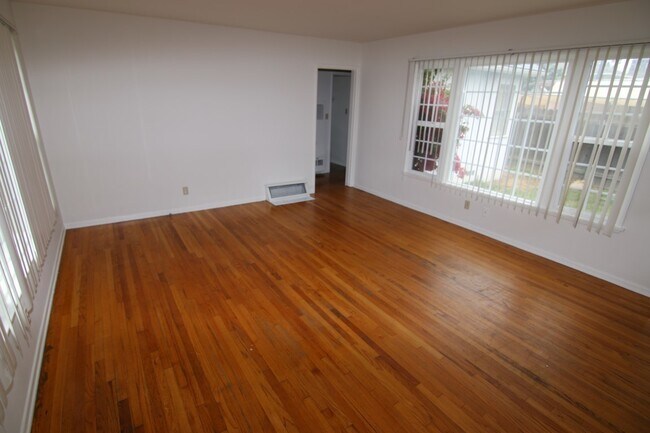 Building Photo - 3602 Weston Pl