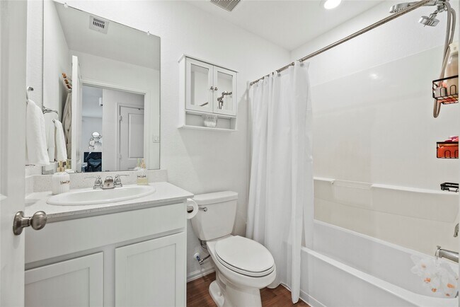 Building Photo - 7207 Clover Chase Dr