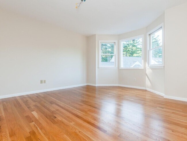Building Photo - 62 Tisdale Dr