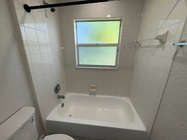 Building Photo - 553 E Ridge Cir N