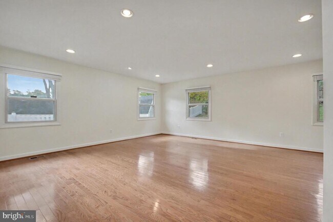 Building Photo - 2504 Korvale Ln