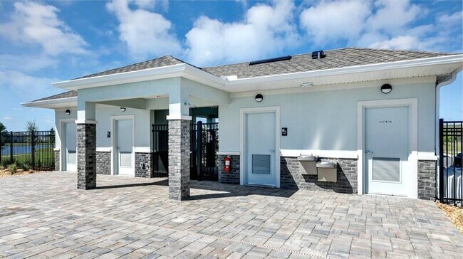 Building Photo - 5030 Four Strand Ct