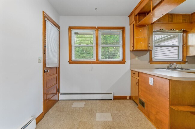 Building Photo - 1313 Giles Rd