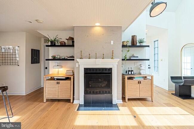 Building Photo - 3350 17th St NW