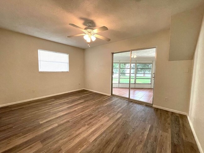 Building Photo - Spacious 2 Bed/2Bath House for Rent in West Bradenton