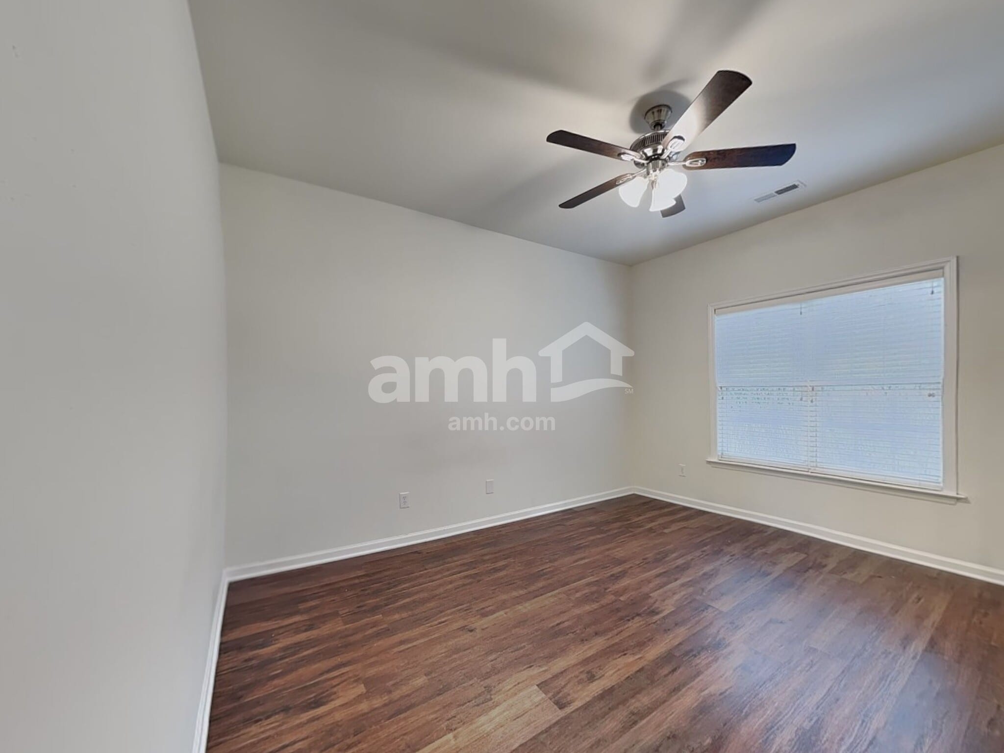 Building Photo - 2488 Somerset Place Dr