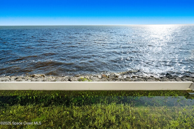 Building Photo - 1825 Riverside Dr