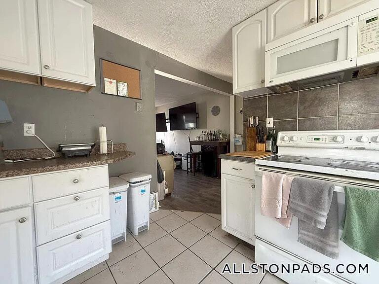 Building Photo - 5 W Sorrento St